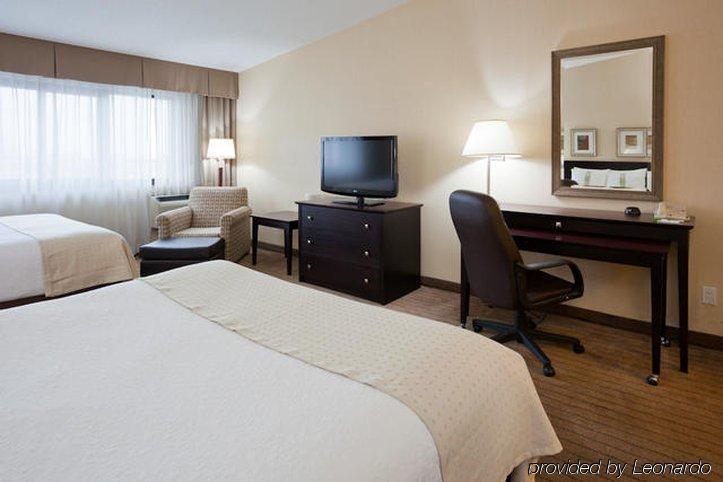 Holiday Inn Toronto Airport East By Ihg Room photo