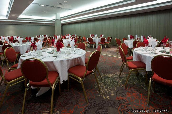 Holiday Inn Toronto Airport East By Ihg Restaurant photo